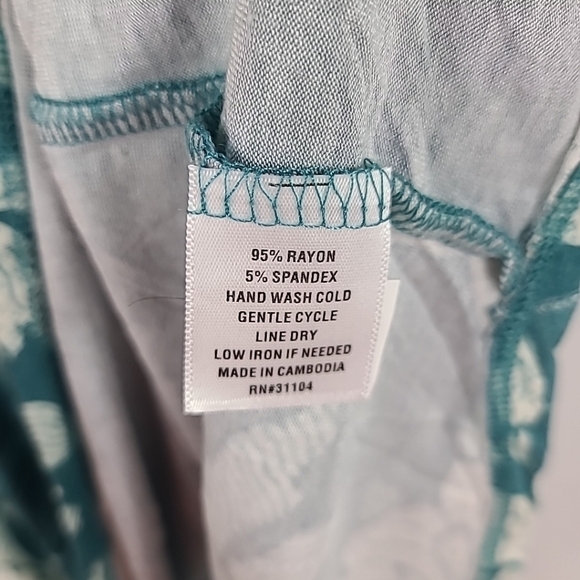 NEW WONDERLY Blue Floral Popover Tunic Top Sz M NWT $46 - Picture 6 of 7